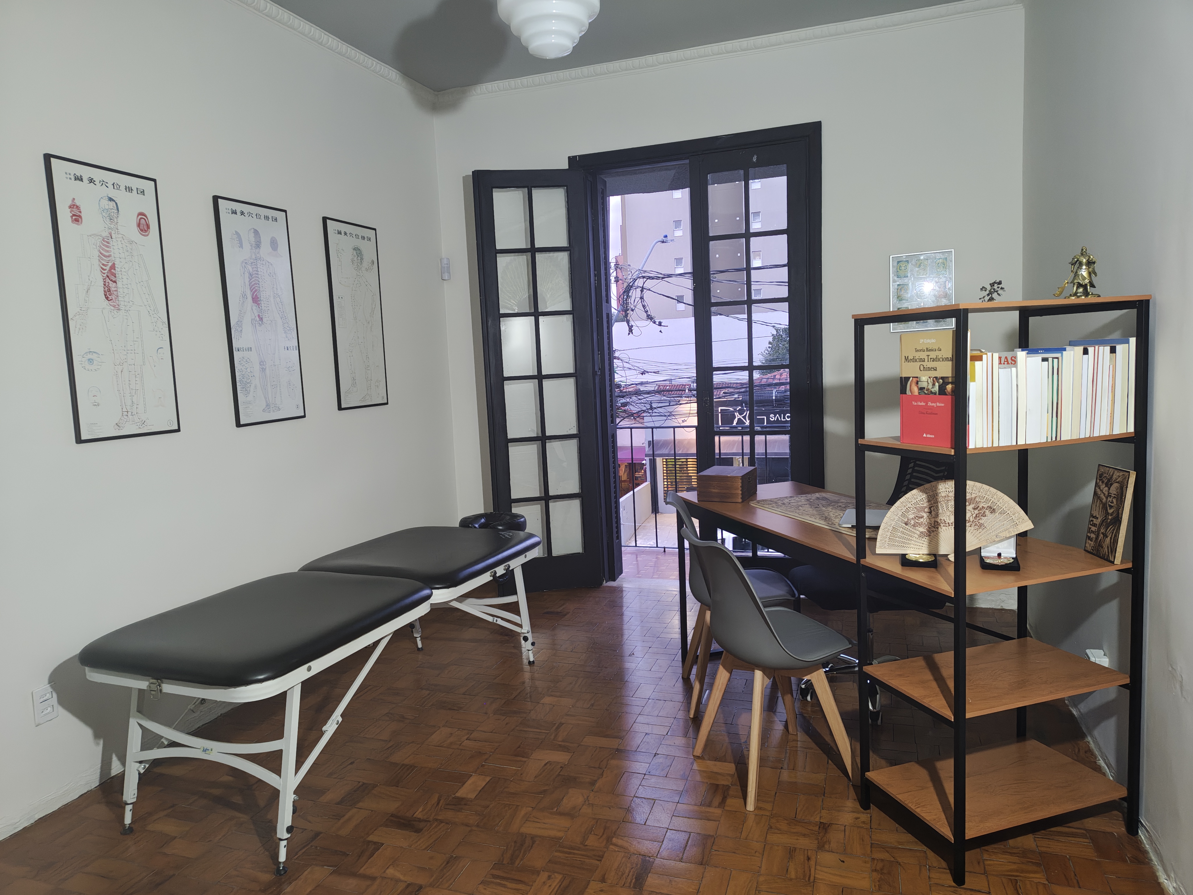 Calming decorative details in the clinic